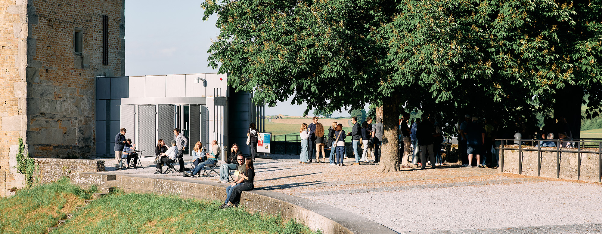 Evénement devant l'entrée du musée romain d'Avenches