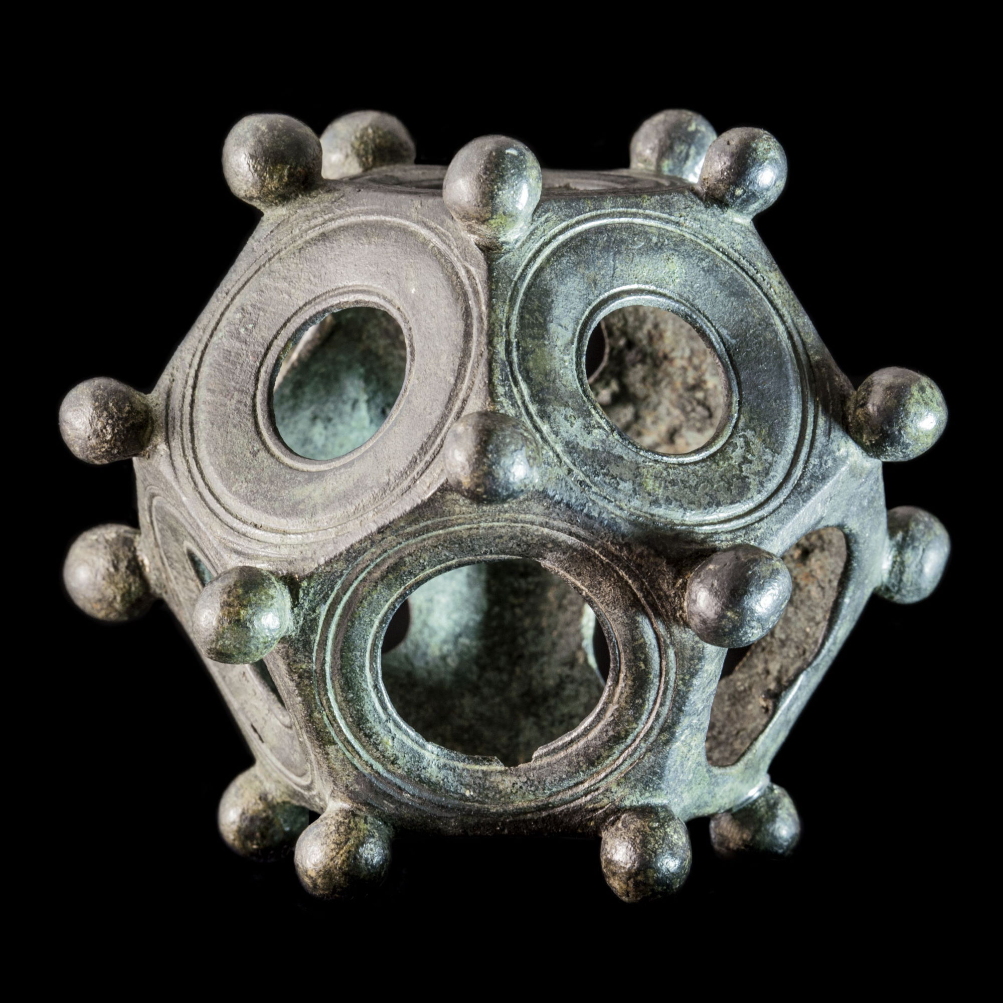 Dodécaèdre en bronze © Site et Musée romains d'Avenches, photo NVP3D