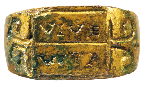 Bague en bronze doré portant un message amoureux