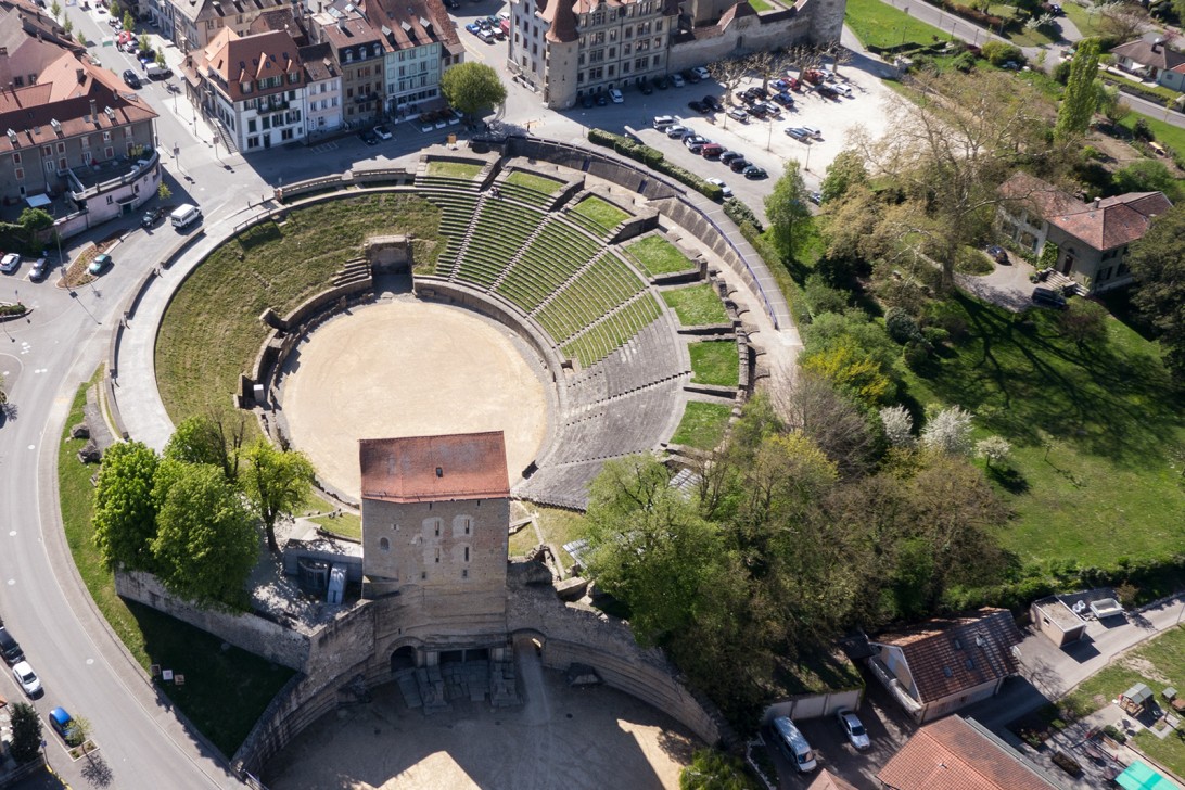 Vue aérienne de l'amphithéâtre. Photo NVP3D