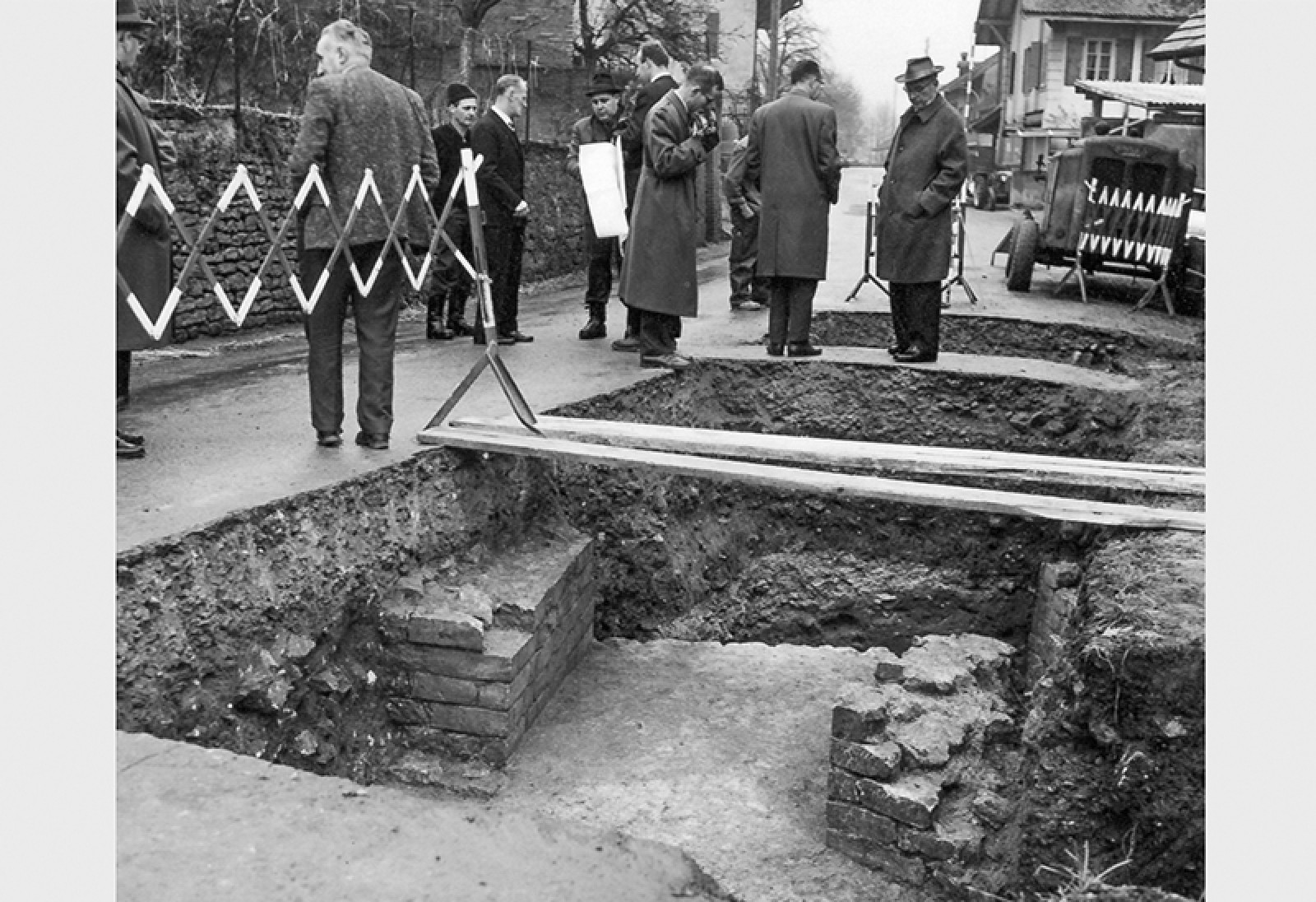 Découverte de la porte de l'Ouest en 1963