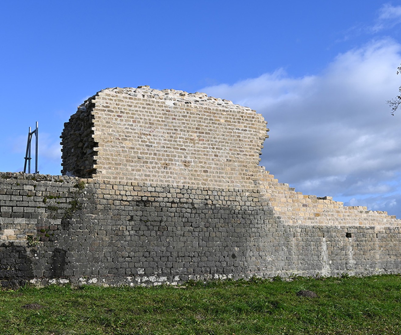 Le monument bénéficie de restaurations successives, mêlant interventions anciennes et travaux récents