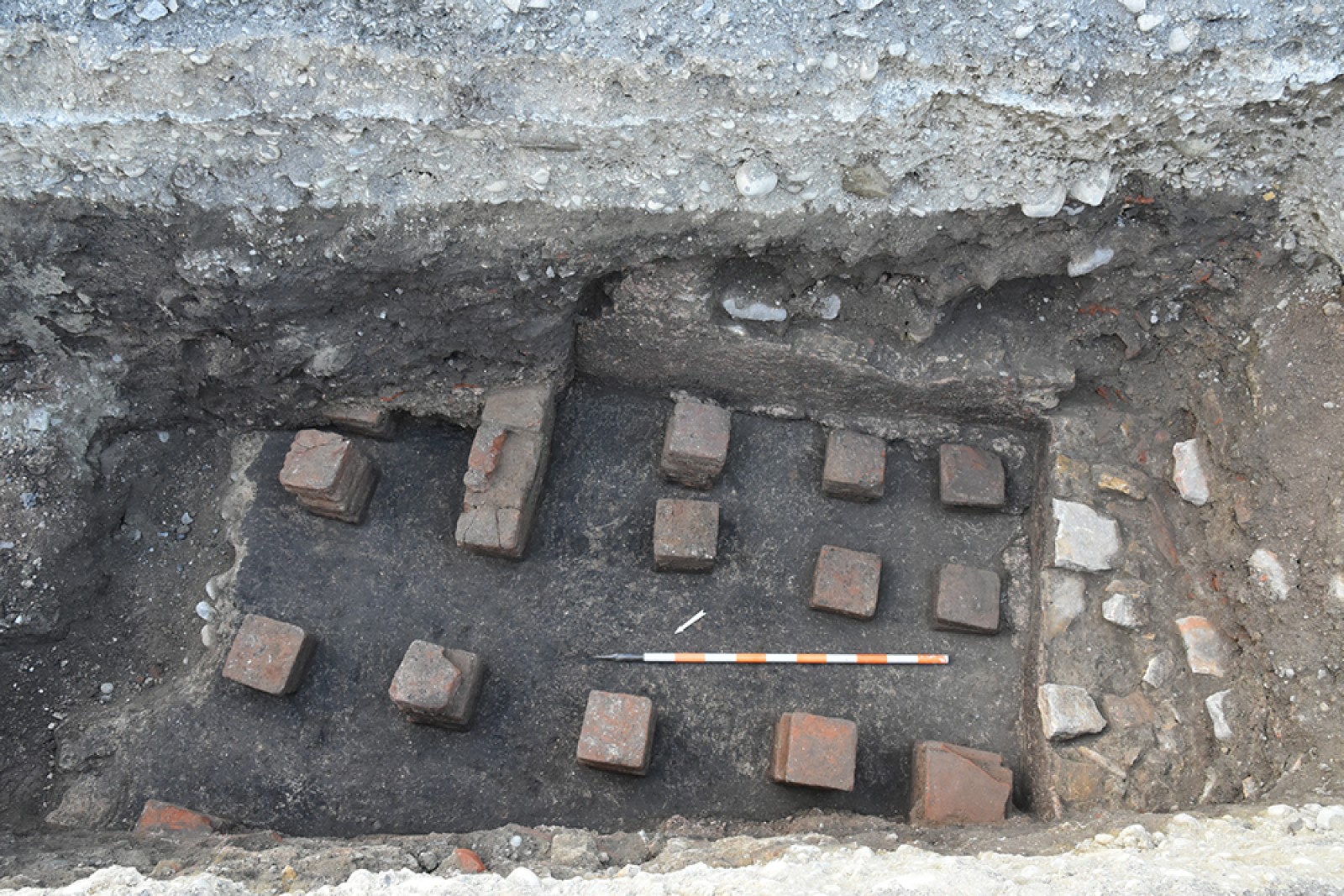 Vestiges d'une pièce chauffée par hypocauste